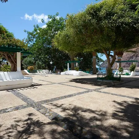 Heavenly Apartment On The Frontbeach