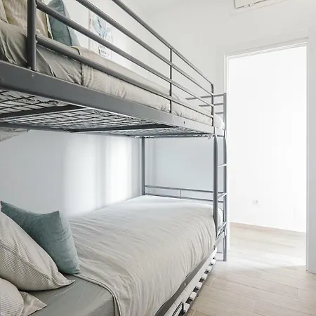 Apartamento Heavenly Apartment On The Frontbeach *